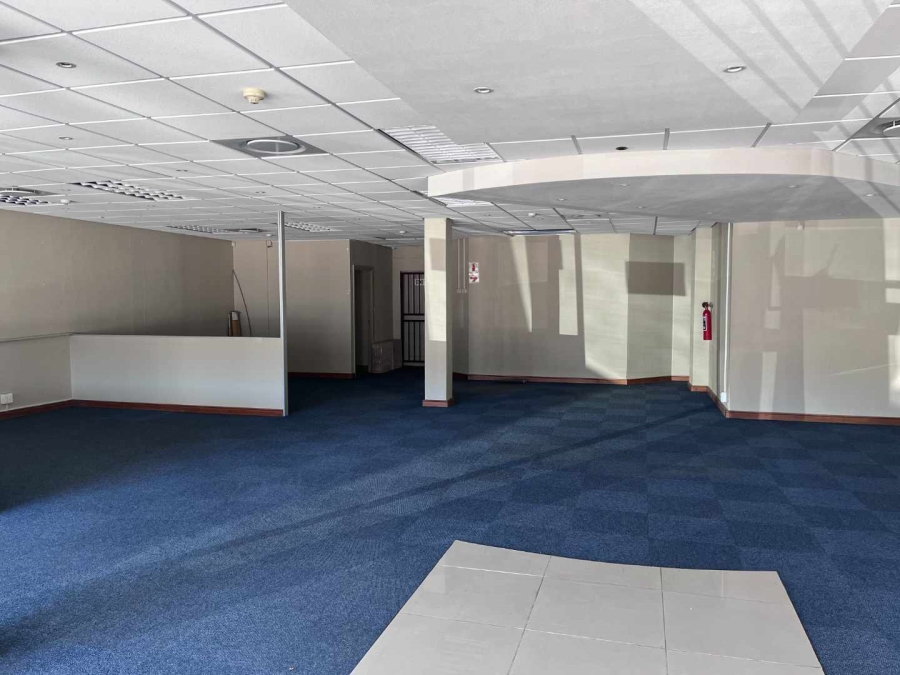 To Let Commercial Property for Rent in Oakdale Western Cape